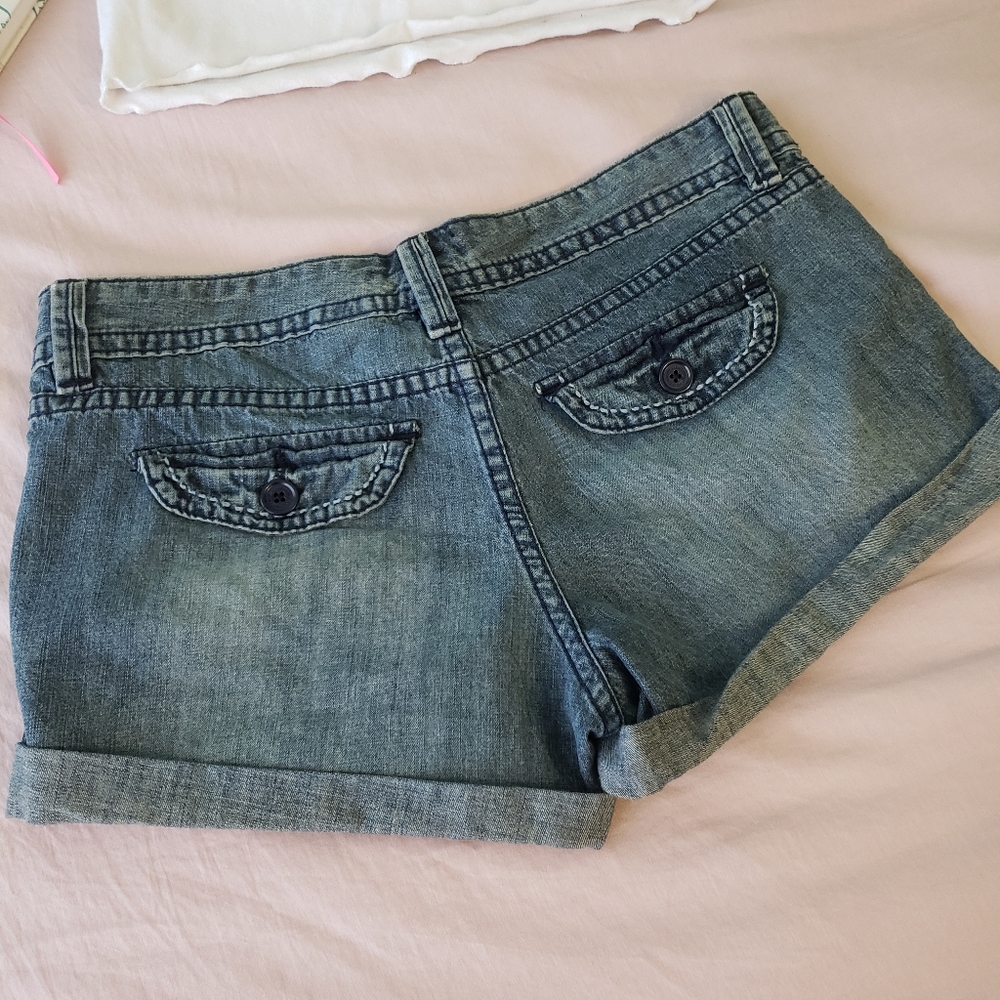 Shorts - Picture 3 of 3